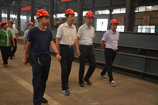 熱烈歡迎市政協(xié)副主席楊定旺一行蒞臨盛大鋼構參觀指導